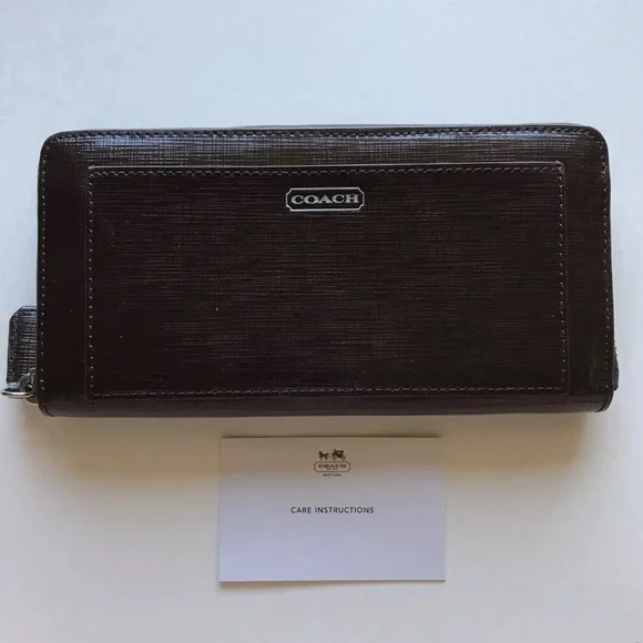COACH 👛 DARCY PATENT LEATHER ACCORDION ZIP WALLET - Picture 2 of 16
